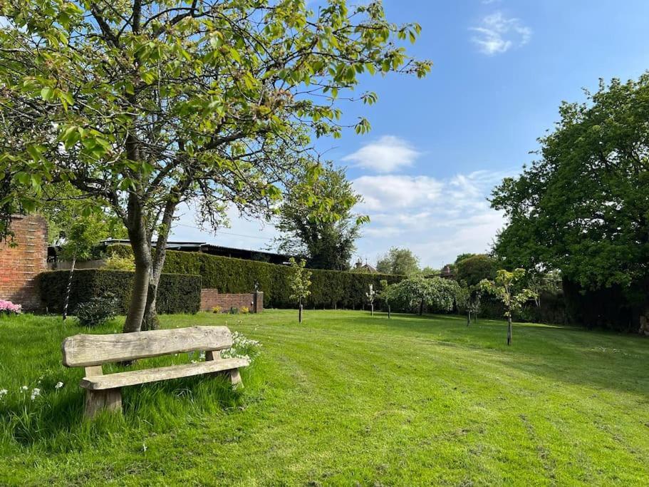 Stablehurst * West Hoathley